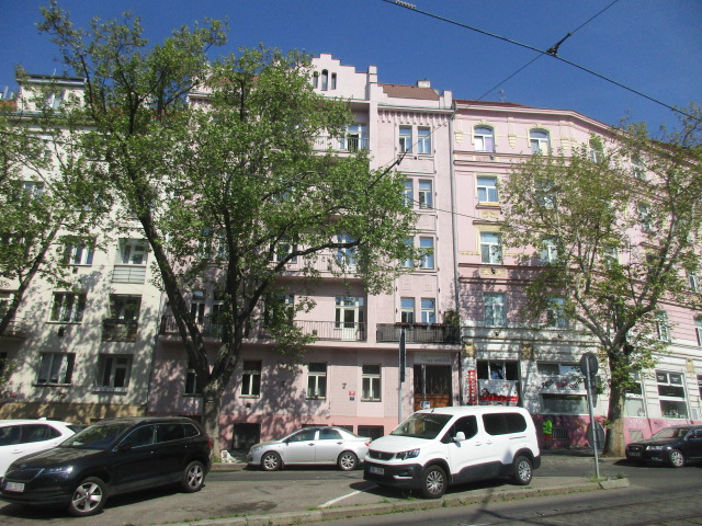 Pěkný cihlový byt 2+kk/B, 43 m2, v centru Prahy 10 – Vršovic