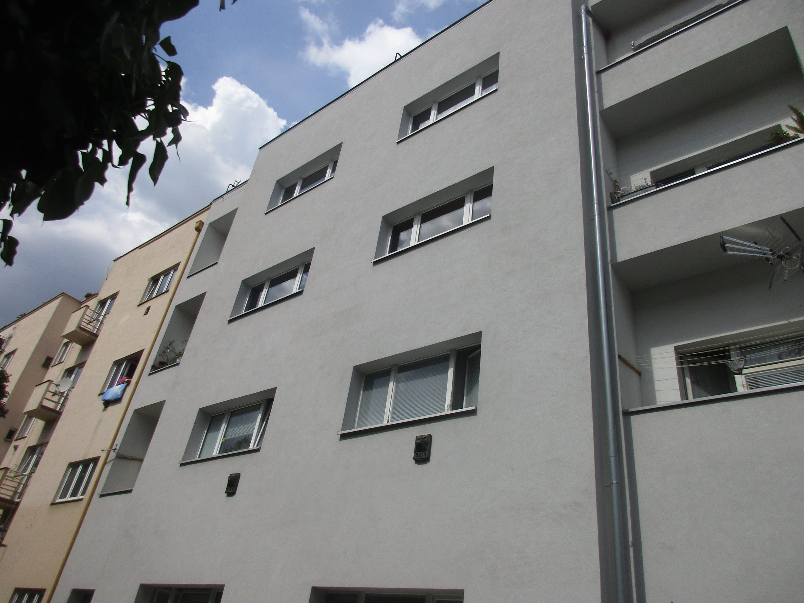 Prodej elegantního bytu 3+kk/B na atraktivní pražské adrese u Vyšehradu