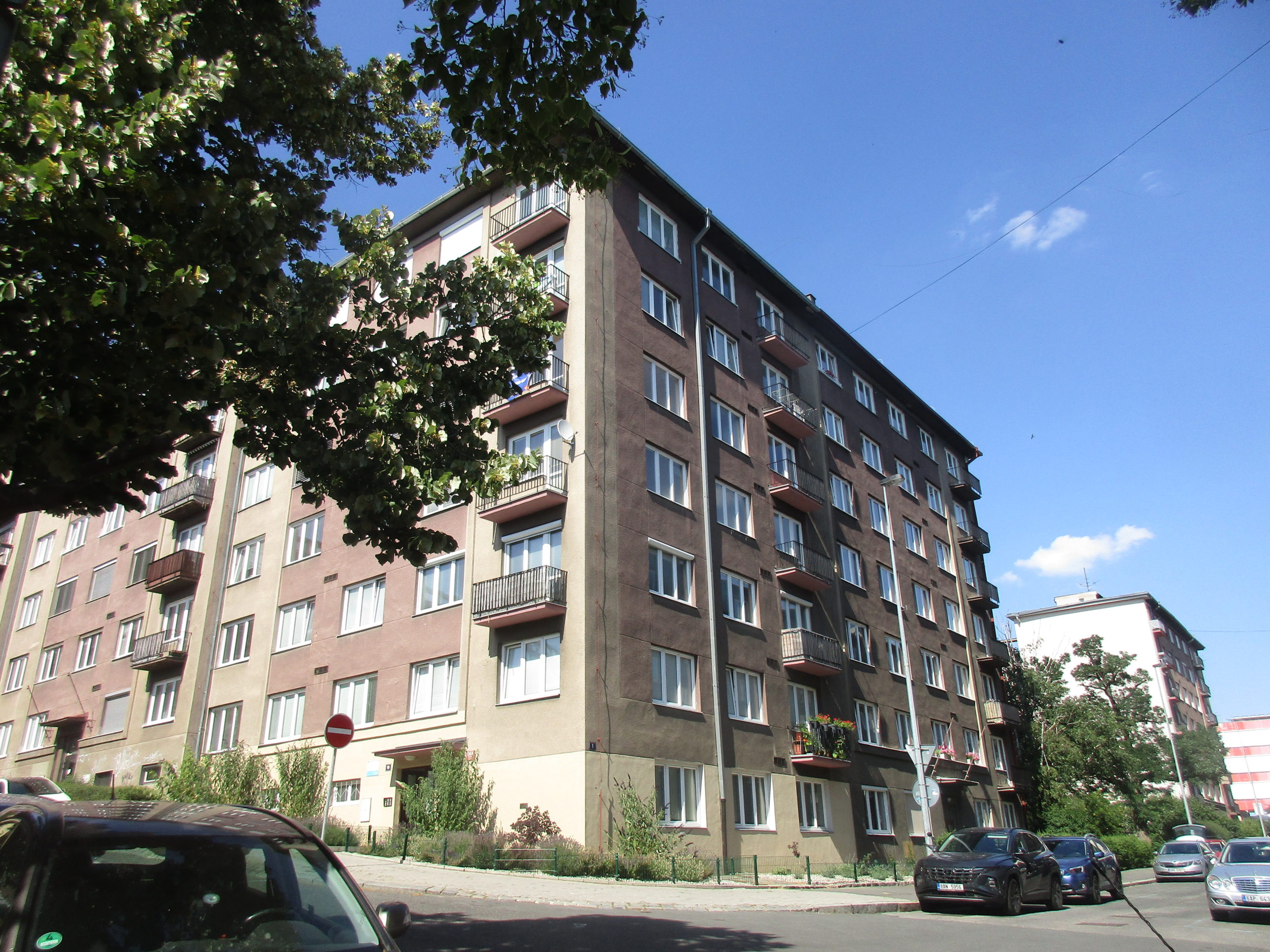 Prodej cihlového bytu 2+1/B, 56 m2, OV, náměstí Svatopluka Čecha, Praha 10 – Vršovice