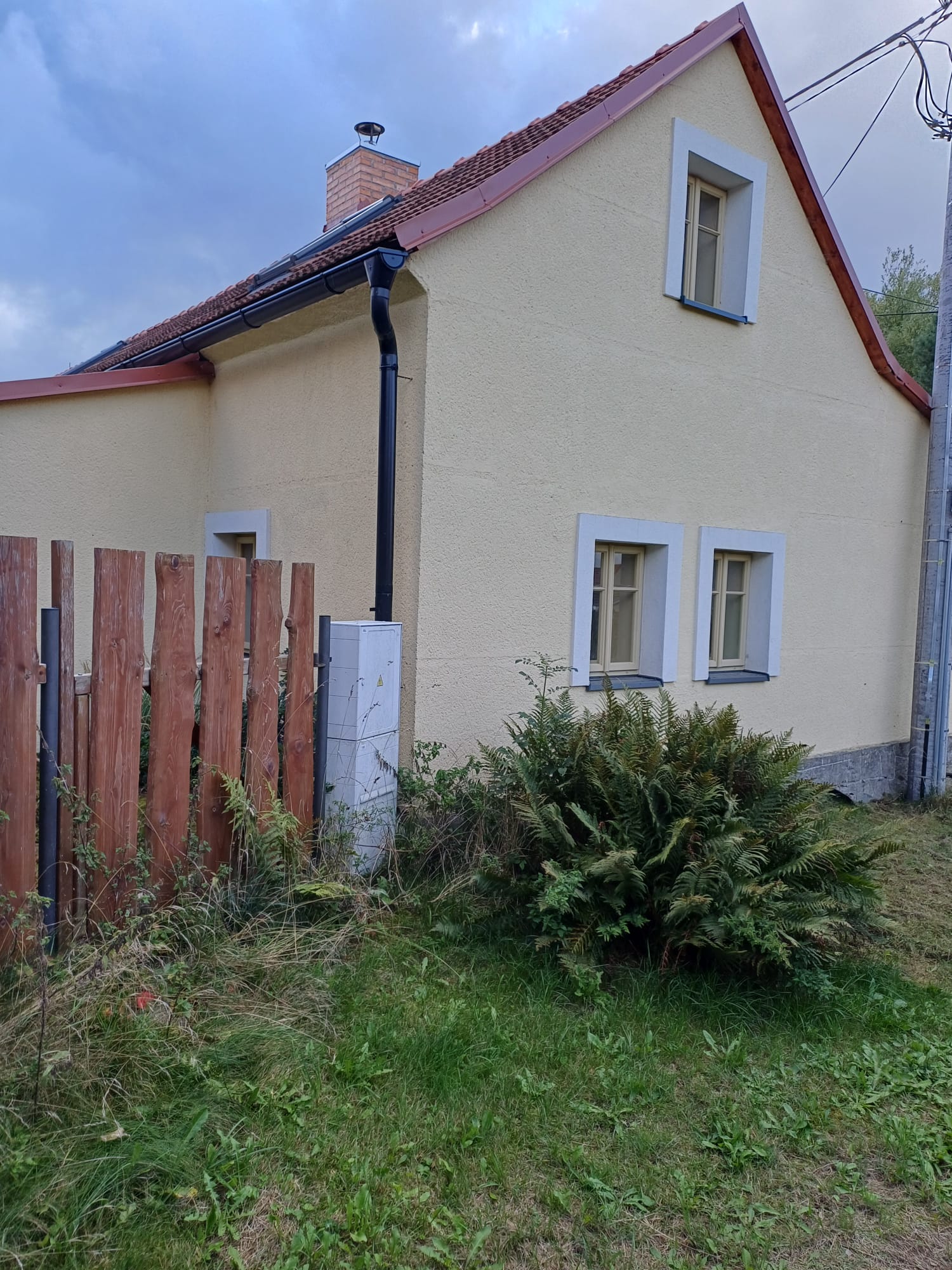 Prodej zrekonstruovaného domu 150 m2, poz. 268 m2, Lhotka U Dobříše
