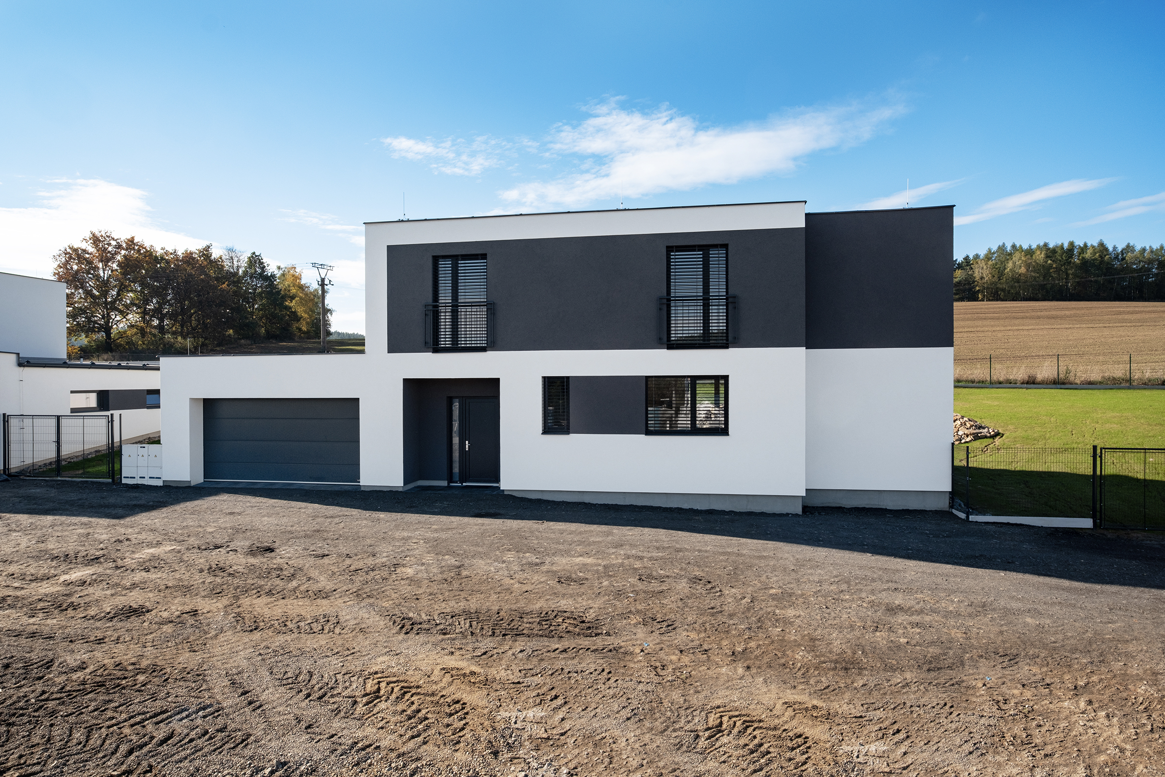Nový RD 4+kk/dvojgaráž, poz. 1000m2, obec Bílkovice, okr. Benešov